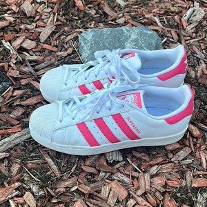 Adidas Superstar Ladies 7 (runs big fits like an 8.5) White & Pink Sneakers